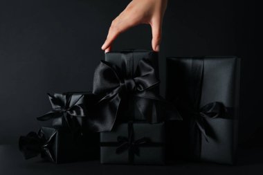 Kara Cuma indirimi kavramı, Kara Cuma reklamı.