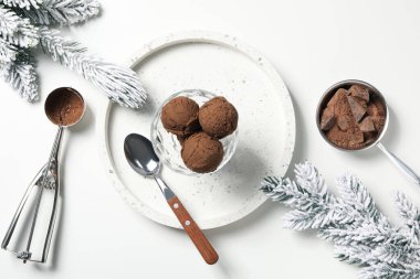 Lezzetli yemek, dondurma ve üst manzara kavramı.