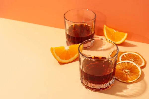 Koncept Lahodného Alkoholického Nápoje Whisky Pomerančem — Stock fotografie