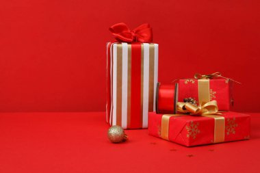 Güzel Noel hediyesi kavramı, hediye kutuları