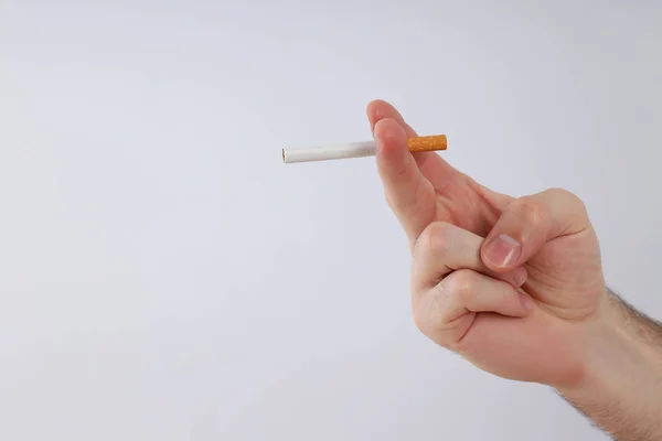 Mão Masculina Segura Cigarro Espaço Para Texto — Fotografia de Stock