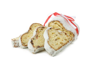 Çalıntı, lezzetli Alman tatlısı, beyaz arka planda izole edilmiş.