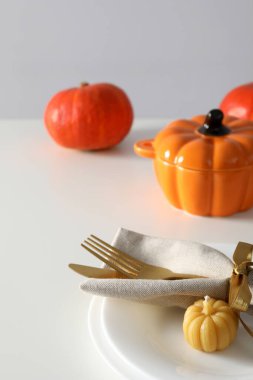 Şükran Günü konsepti, sonbahar sofrası kurma, kapatın.