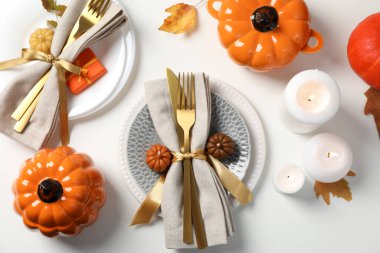 Şükran Günü konsepti, sonbahar sofrası, üst manzara.