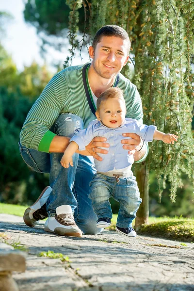 Vader met baby — Stockfoto