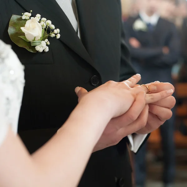 Huwelijk ceremonie ring exchang — Stockfoto