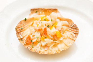 Deniz ürünleri salatası