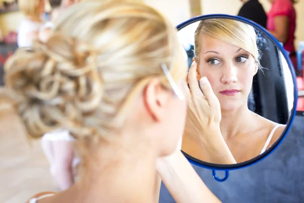 Bride make-up. — Stock Photo, Image