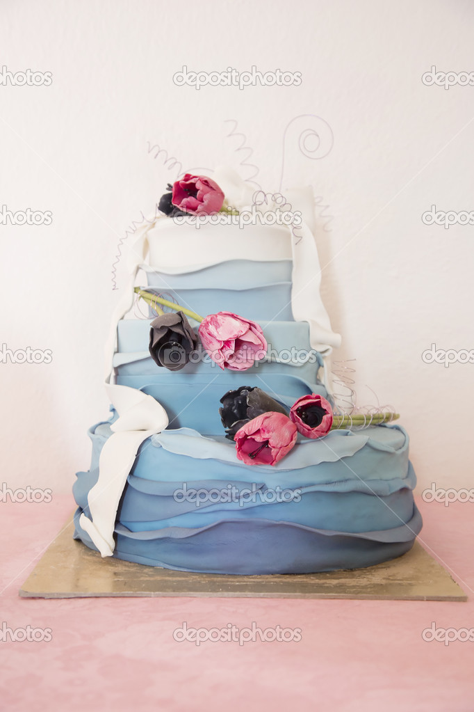 wedding cake with flowers