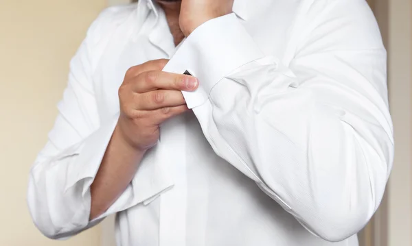 Man wears white shirt and cufflinks — Stock Photo, Image