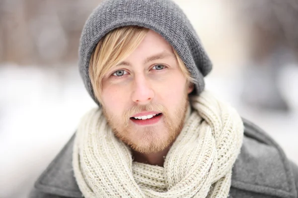 Young man in winter clothes — Stock Photo, Image