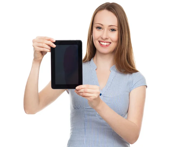 Frau präsentiert ihr digitales Tablet — Stockfoto