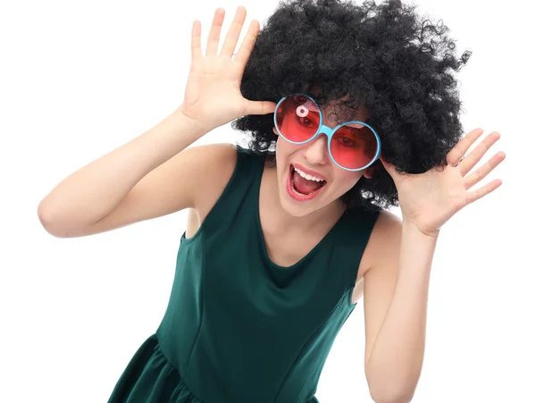 Mulher com afro preto e óculos de sol — Fotografia de Stock