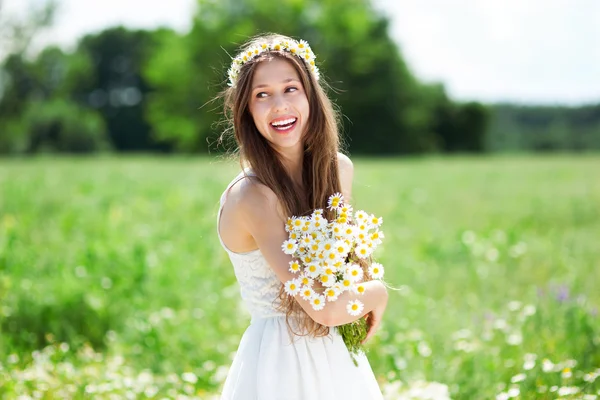 Vrouw met chaplet — Stockfoto