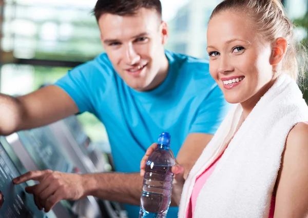 Couple at the gym — Stock Photo, Image