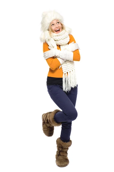 Młoda kobieta w zimowej odzieży — Zdjęcie stockowe