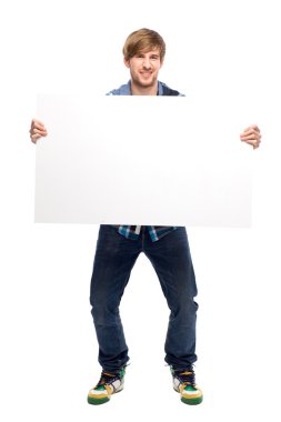 genç adam tutarak boş kağıt