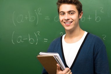 öğrenci tarafından yazı tahtası