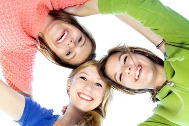 üç güzel genç kadın arkadaş