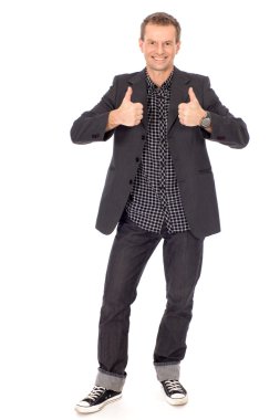 Adam başparmağını kaldırıyor