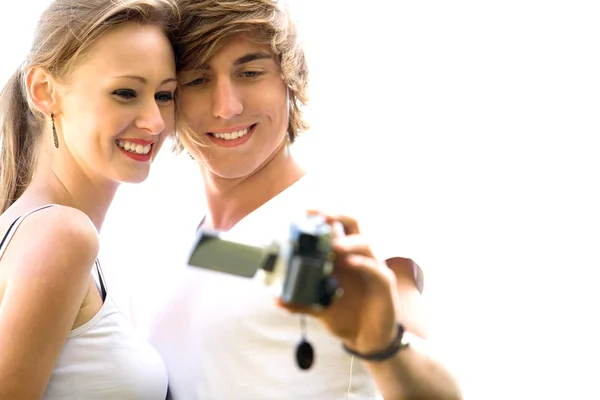 Casal com câmera — Fotografia de Stock