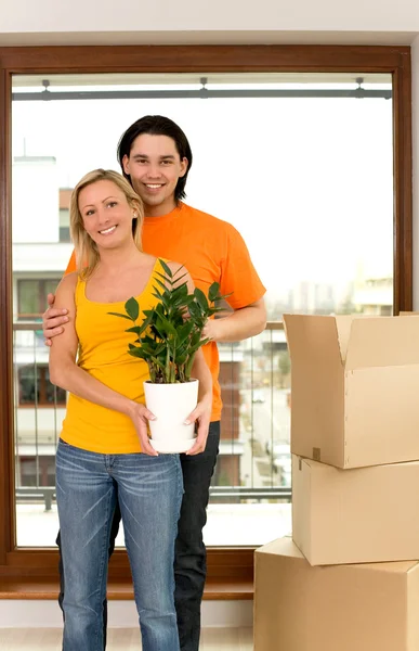 Couple in new home — Stock Photo, Image