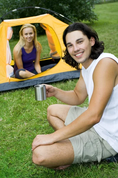 Couple camping — Stock Photo, Image