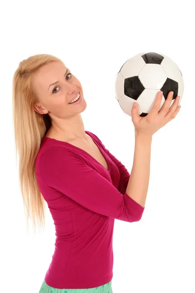 Mujer sosteniendo pelota de fútbol —  Fotos de Stock