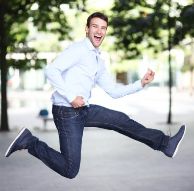 adam ile sevinç atlama