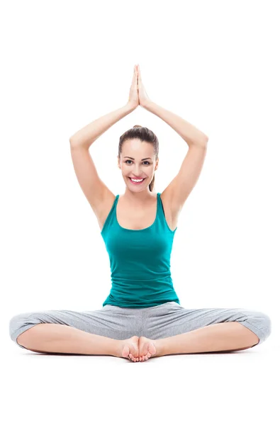 Donna che pratica la meditazione yoga — Foto Stock