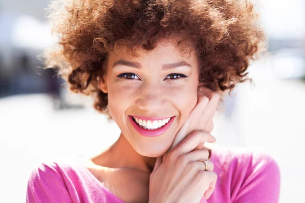 Woman smiling — Stock Photo, Image