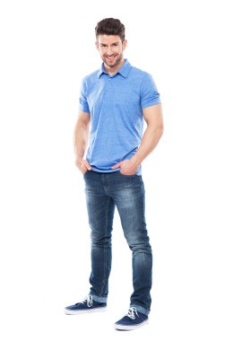 gülümseyen yakışıklı adam