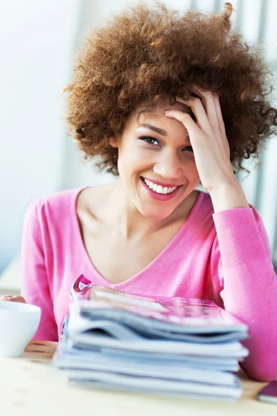 Student at cafe — Stock Photo, Image