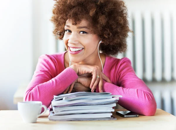 Estudiante en el café — Foto de Stock