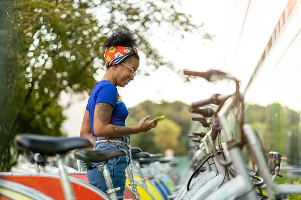 Young Woman Using Rental Bike City Smartphone — Stock Photo, Image