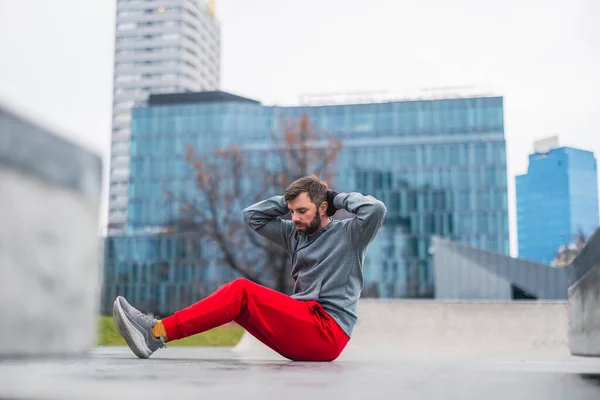 Jeune Homme Faisant Exercice Milieu Urbain — Photo