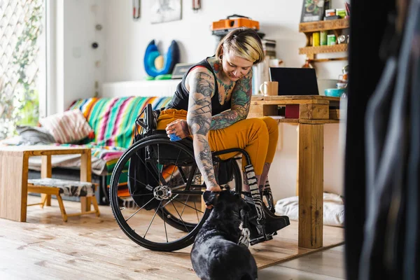 Young Woman Disability Her Dog Home — Stock Photo, Image