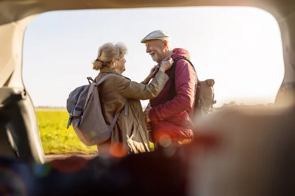 Senior Couple Road Trip — Stock Photo, Image