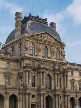 Louvre.