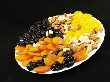 kuru meyveler fındık