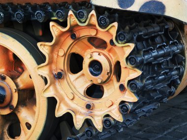 tank tırtıl bir parçası