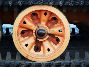 tank tırtıl bir parçası