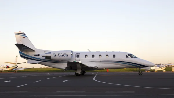 Cessna 560XLS Citation Excel business aircraft running on the runway — Stock Photo, Image