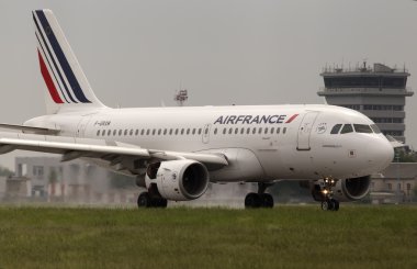 air france airbus a319-111 Uçak piste iniş