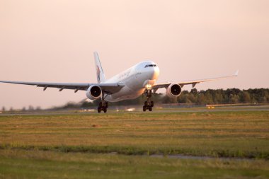 maskargo airbus a330-223f günbatımı ışınları uçaklarda çıkış