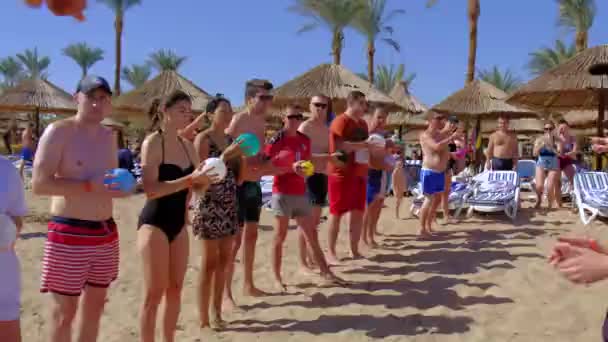 Egipt Sharm Sheikh Circa 2021 Turiștii Relaxează Mare Oamenii Participă — Videoclip de stoc