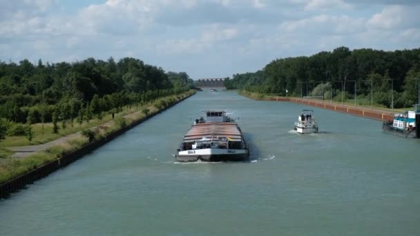 Germany Ludinhausen Circa 2022 Large Barge Loaded Cargo Sails Water — Stock Video