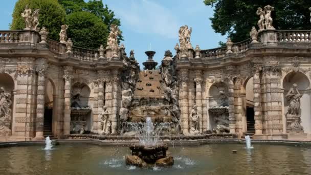 Fountain Dresden Zwinger Baroque Architecture Statues Nymphenbad Water Flows Flanked — Stok video
