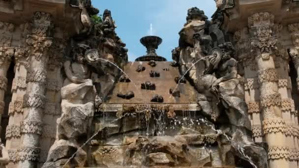 Fountain Dresden Zwinger Baroque Architecture Statues Nymphenbad Water Flows Flanked — Vídeo de stock