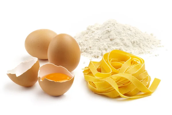 Tagliatelle eggs and flour — Stock Photo, Image